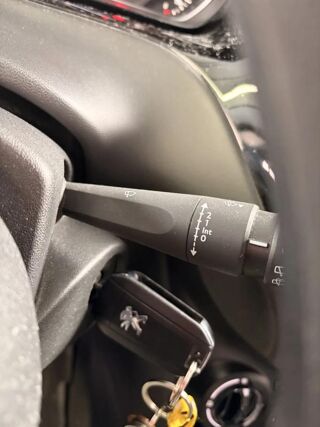 208 Affaire Premium Pack 2018 occasion 17139 Dompierre-sur-Mer