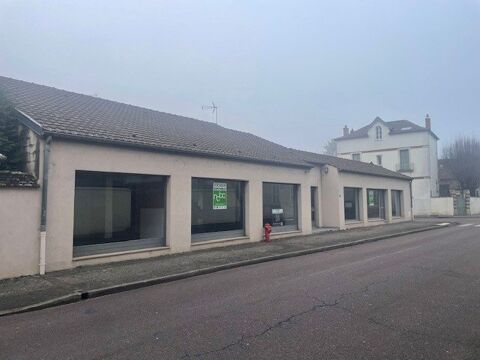   A LOUER - ENSEMBLE A VOCATION COMMERCIALE OU TERTIAIRE 