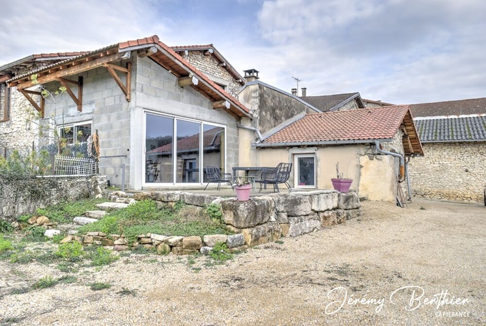 JUJURIEUX (01)  Hameau de Chenavel  Maison 115 m² - Terrain 236 m² - 3 chambres
