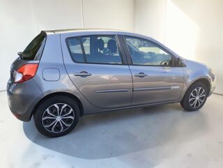 Clio III 1.2 75 TOMTOM LIVE 5P 2012 occasion 06640 Saint-Jeannet