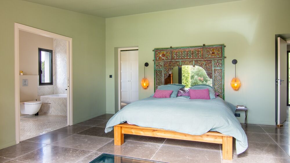 à vendre  Propriété/château Saint-Marc-Jaumegarde (13100)