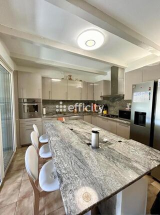  Maison � vendre 7 pi�ces 220 m�