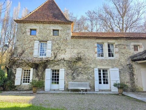   MOULIN ET DEPENDANCES -JARDIN DE 4 HECTARES Moulin - 10 pi�ce(s) - 402 m�