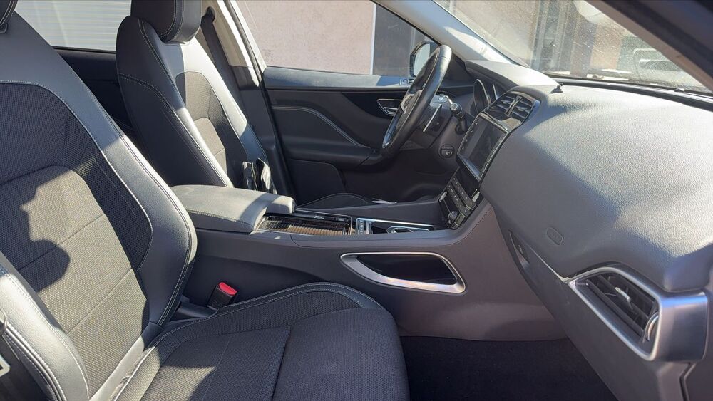 F-PACE 2.0 D 180 AWD BVA8 R Sport 2018 occasion 21250 Pouilly Sur Saone
