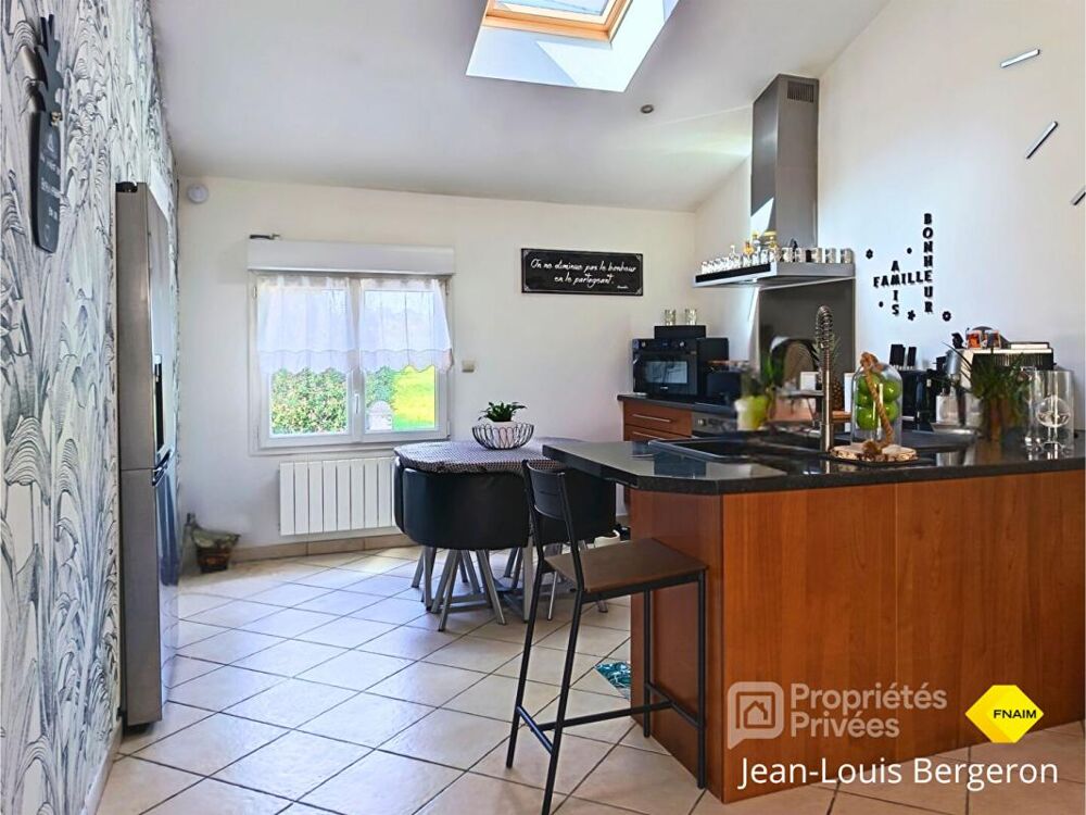 Vente Maison Ste Radegonde, Maison de plain-pied 102 m² .Jardin plein sud Tours