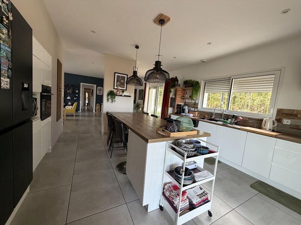 Vente Maison Maison de plain-pied 144 m² ? 3 chambres ? Calme et luminosité Miramont de guyenne