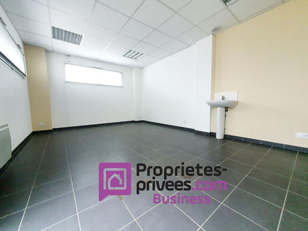   OMBREE D ANJOU - MURS COMMERCIAUX LOUES  210 m² Ombree d anjou
