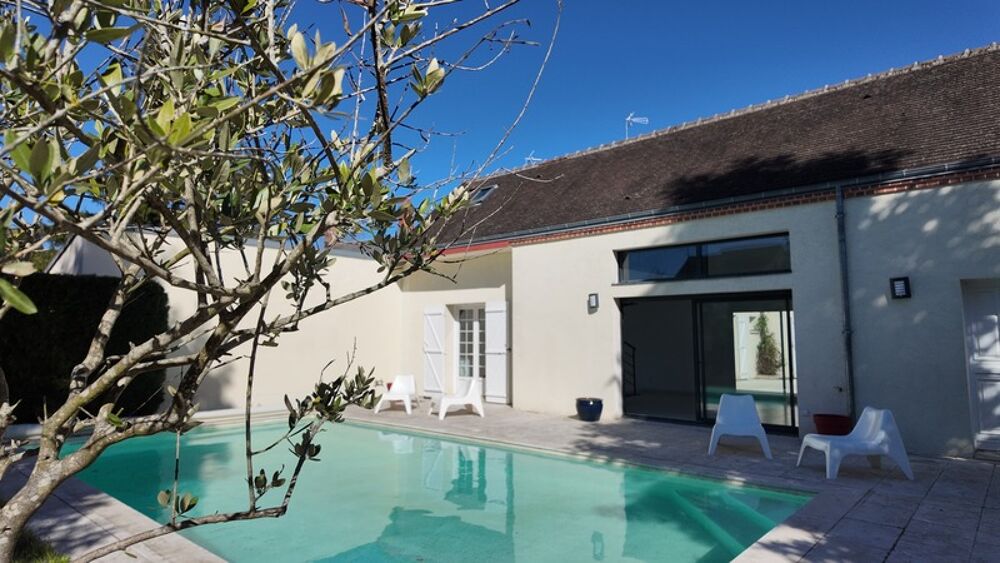Maison de caractère avec jardin, piscine et patio au coeur d'Olivet