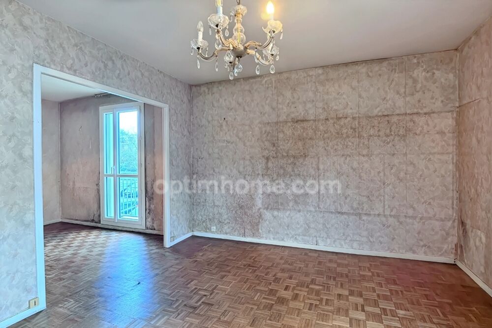 Appartement T3/T4 75 m2, DPE D, métro et marché Ste-Thérèse à 5 minutes