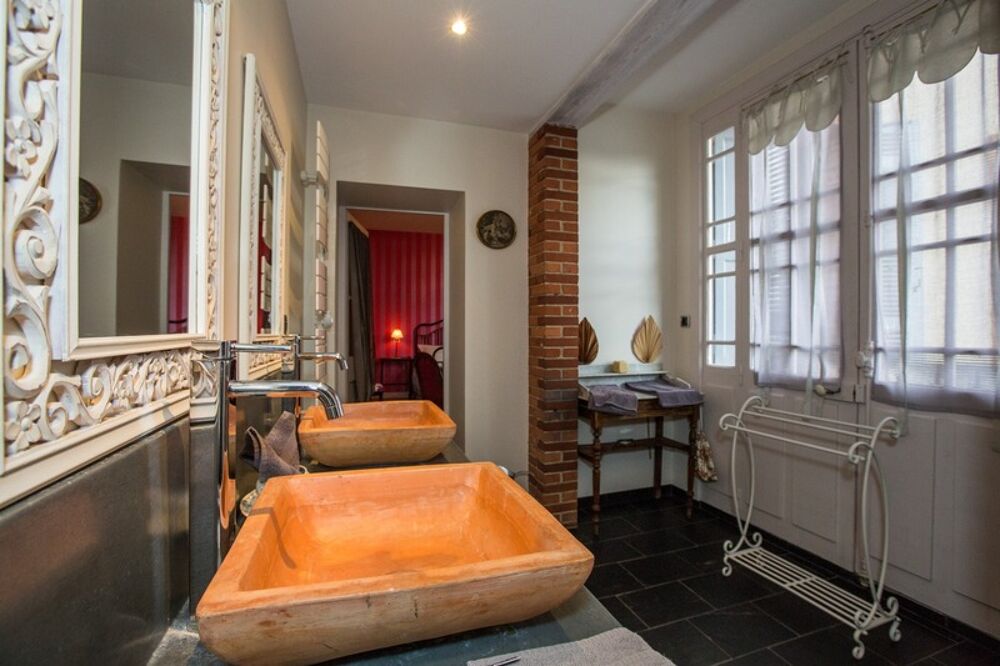 � vendre  Propri�t�/ch�teau Aire-sur-l'Adour (40800)