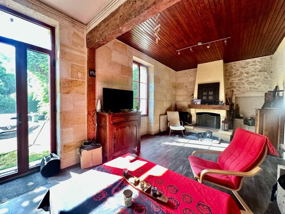 Authentique maison en pierre de plain-pied 106m2 avec 4 chambres et jardin