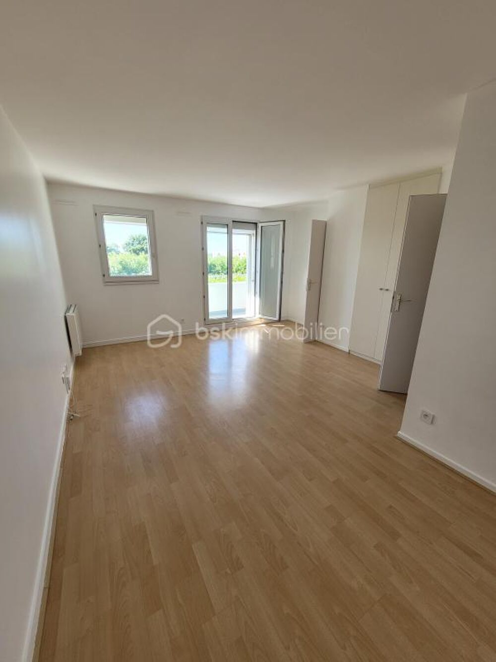 Location Appartement A louer – Grand studio de 32 m² avec balcon et parking Noisy le grand