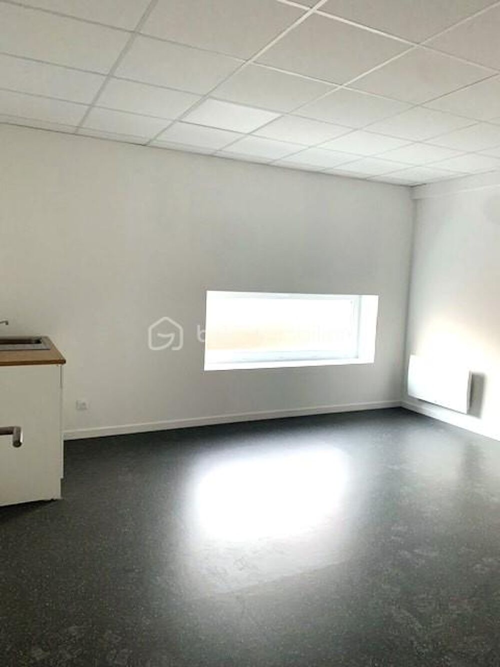   ? À LOUER – BUREAUX & ESPACE DE STOCKAGE SÉCURISÉ – SECLIN 
