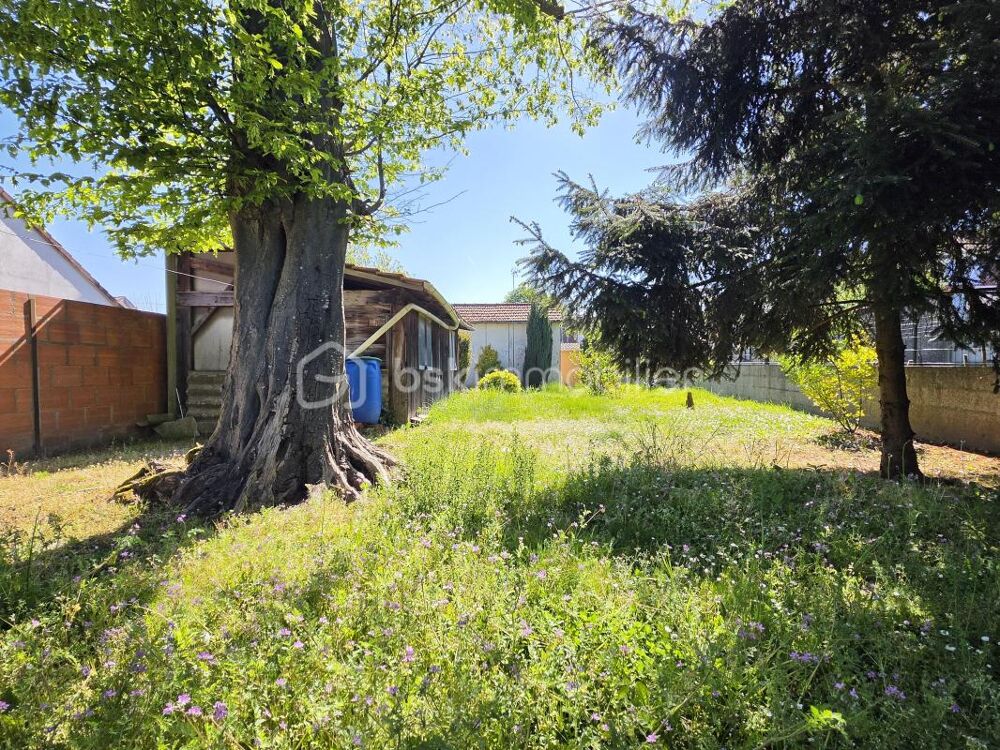 Pavillon plain pied indépendant 500m² dépendances et garage