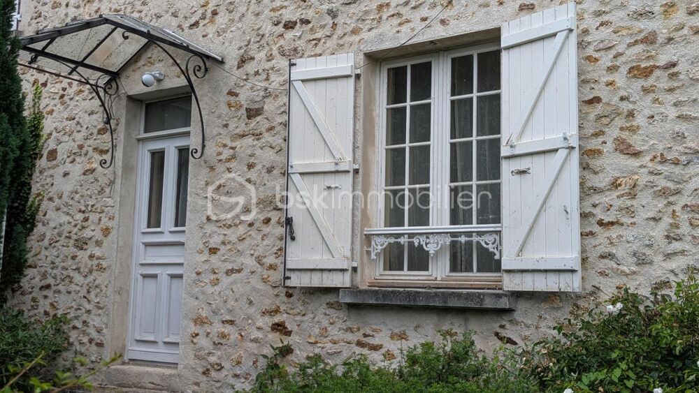 Maison en pierres à fort potentielle à réhabiliter. Fort potentiel