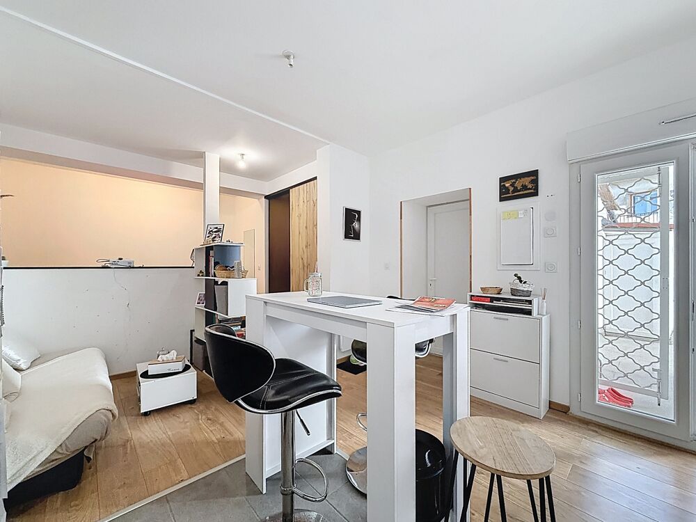 Vente Immeuble Immeuble à vendre MONTPELLIER (34) 254 m2 au sol -Comprenant un T1bis loué - un T3 libre - une remise de 100 m2 libre - un local Montpellier