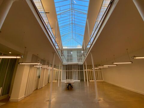 A proximit&eacute; de la Place de la R&eacute;publique, &agrave; louer une surface de 560 m&sup2; 27355 75011 Paris