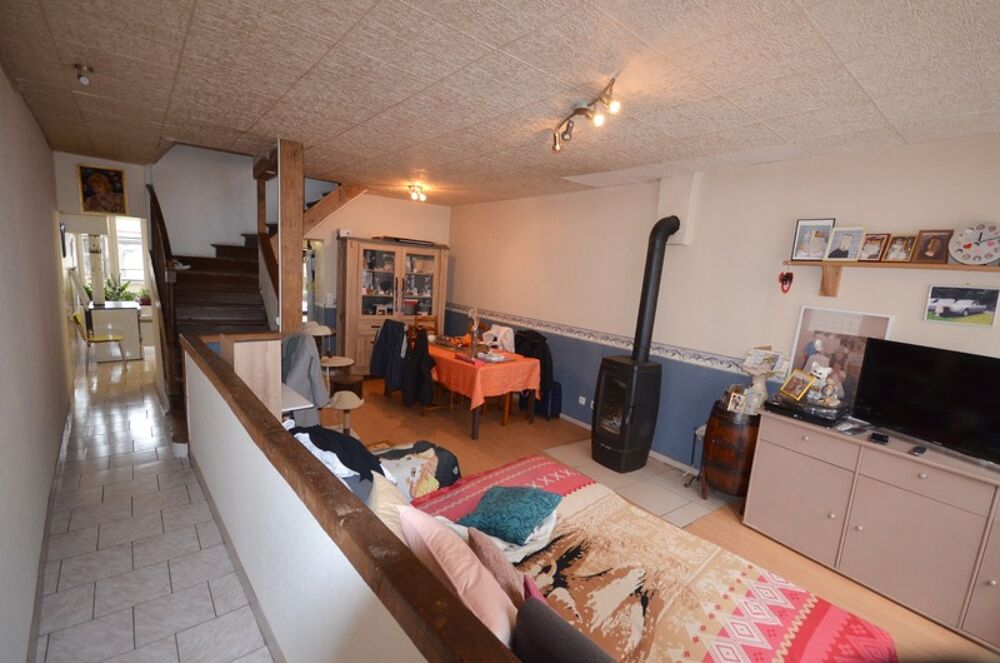 NEUILLY SAINT FRONT (02) Maison à vendre de 5 pièces avec beau terrain, dépendance et grand carport