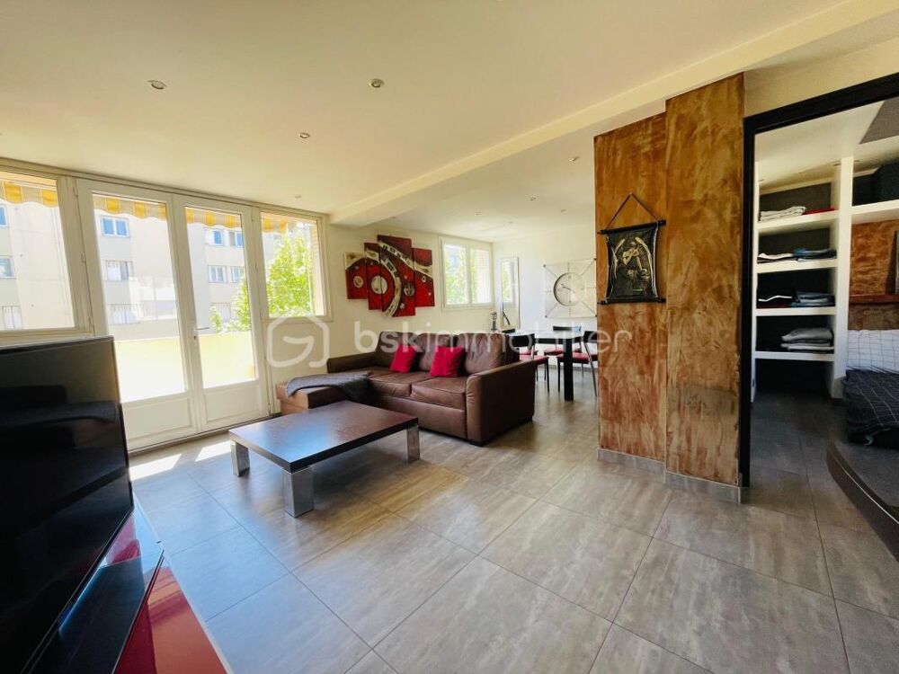 Appartement T2 rénové, résidence sécurisée, quartier en plein essor