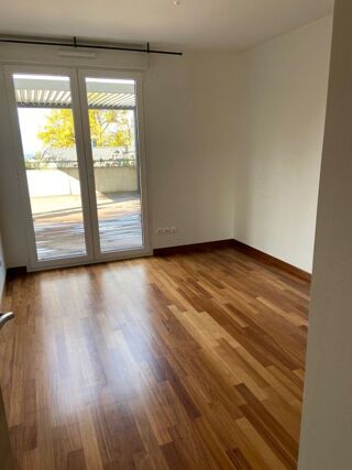  Appartement � louer 5 pi�ces 145 m�