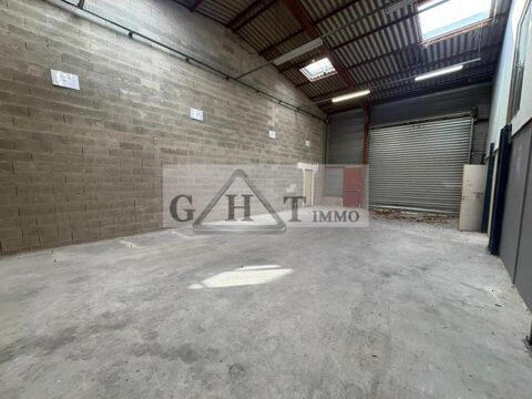   ENTREPOT BUREAU 400M² A VAUX LE PENIL A LA LOCATION 
