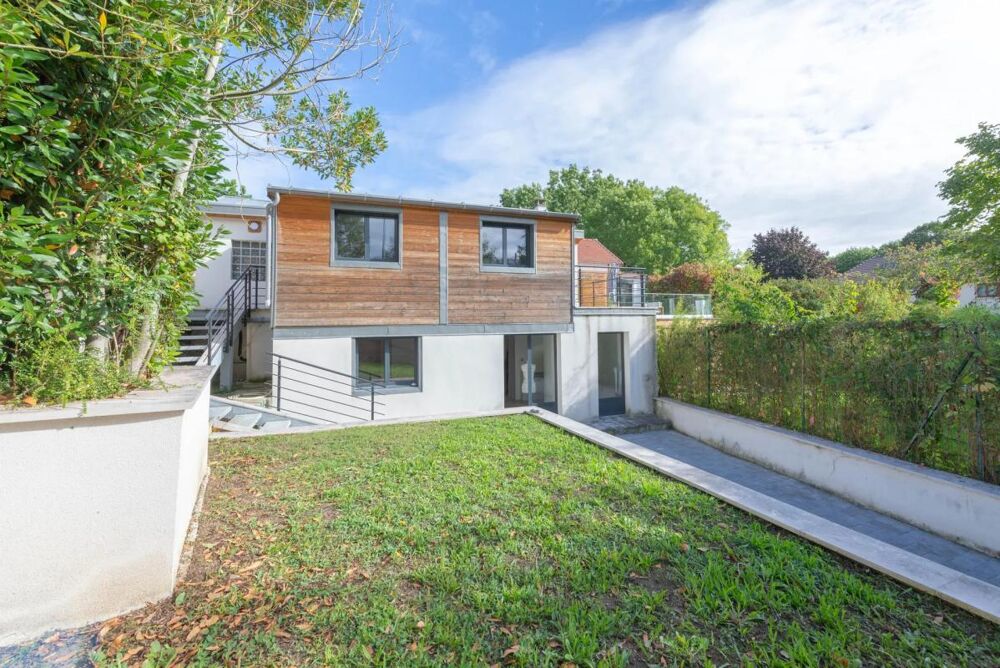 Maison rénovée 102 m²  3 chambres, terrasse  Le Pecq, à 200 m