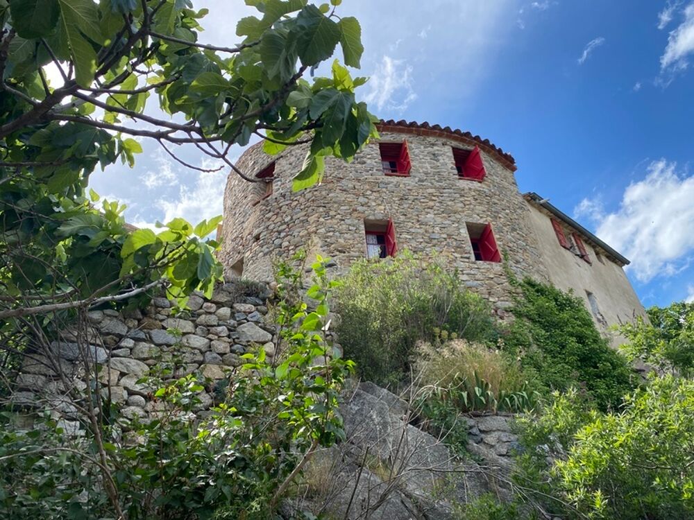 Dpt Pyrénées Orientales (66), à vendre EUS, Maison 4 pièces 73 m² cour intérieure à rénover