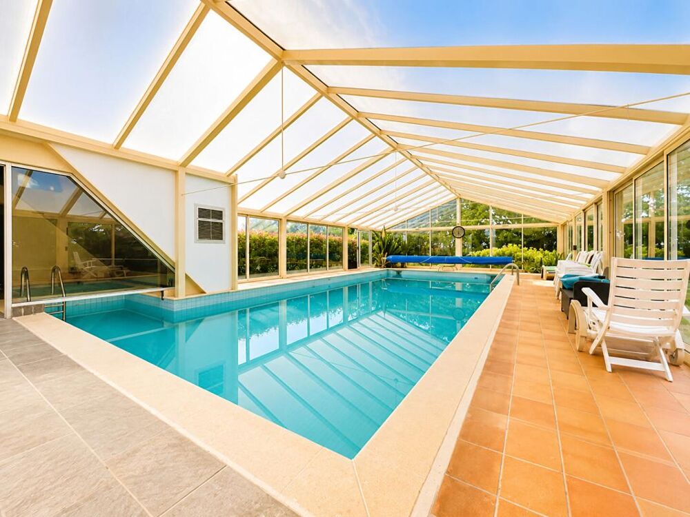Maison d'architecte de 280 m2 à Mamers avec piscine intérieure