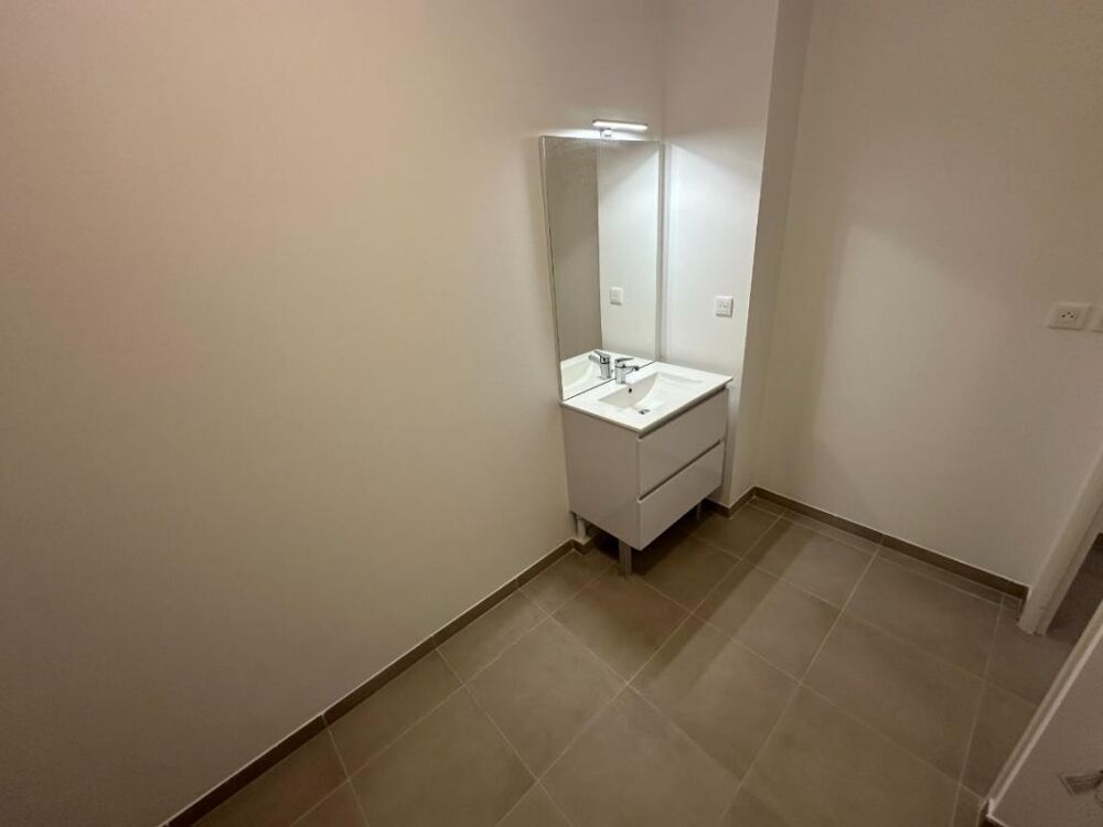 Location Appartement T2 NEUF avec terrasse et parking à COGOLIN Cogolin