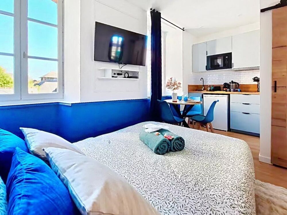 Rennes hyper-centre Charmant studio rénové face à la Criée