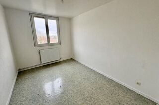  Appartement à louer 5 pièces 94 m²