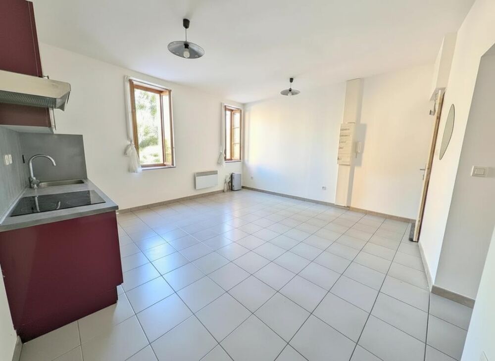 Location Appartement À louer - Charmant T2 de 40 m² à Saint-Chamas - 680 /mois Saint chamas