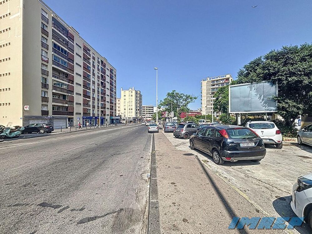  13009 MURS D UN LOCAL COMMERCIAL 