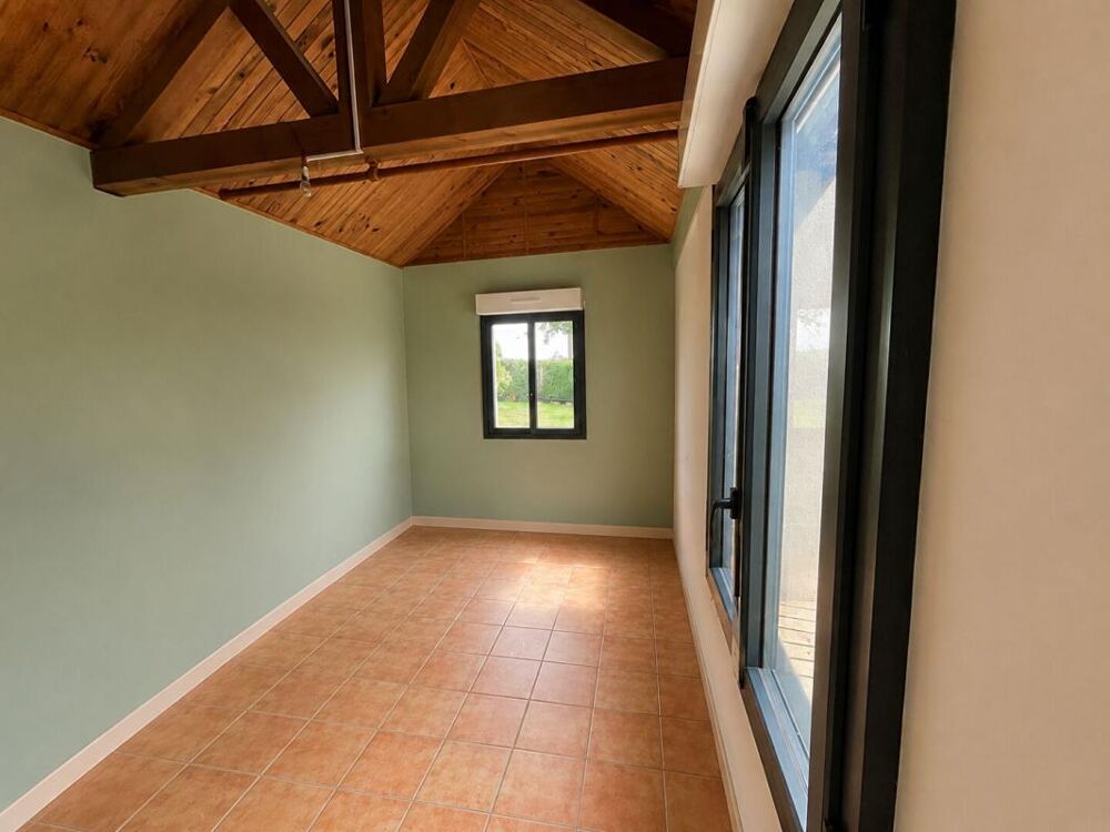 Vente Maison MAISON SUR SOUS SOL 4 CHAMBRES 7 pièces 137 M2 La hallotiere