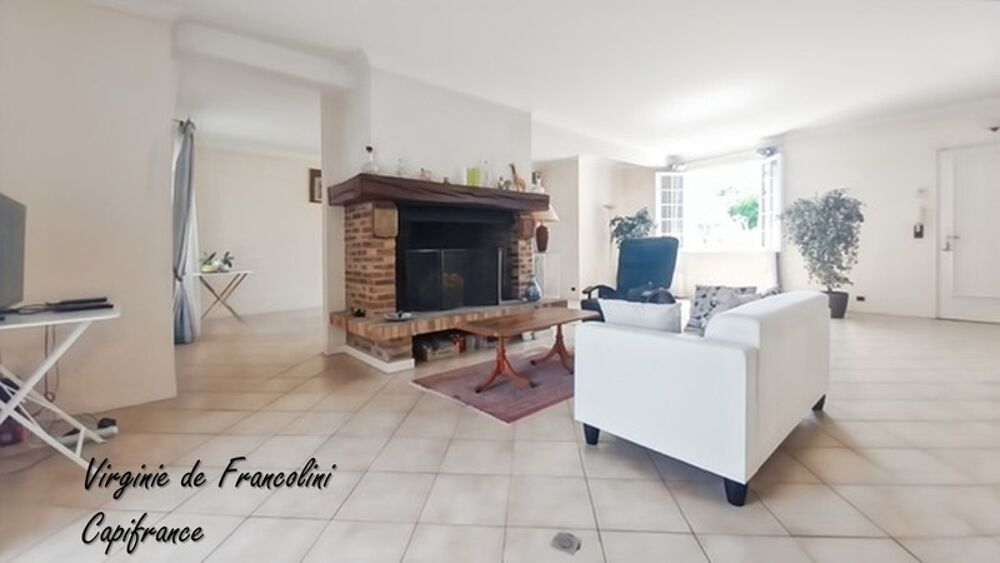 Maisons-Alfort-A vendre maison familiale-7 pièces-5 chambres-sous-sol-terrasse-jardin-2 garages-Proche Bords de Marne