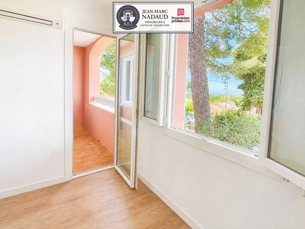 Vente Appartement 3 PIÈCES ENTIÈREMENT RÉNOVÉ  CLIM+ GARAGE + CAVE, TOUT À PIED' Frejus