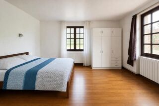  Propriété/château à vendre 8 pièces 161 m²