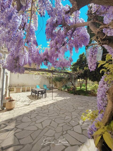   Maison de caract�re � 280 m� habitables � Jardin clos de 600 m� � Centre de Valr�as Propri�t�/ch�teau - 10 pi�ce(s) - 280 m�