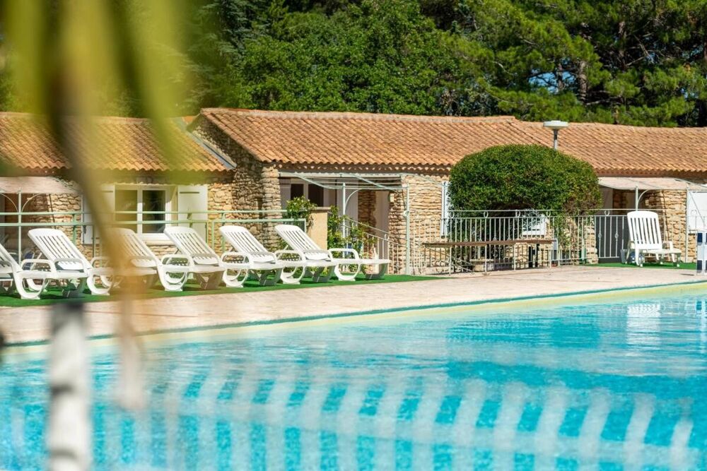 à vendre  Propriété/château La Roque-sur-Pernes (84210)