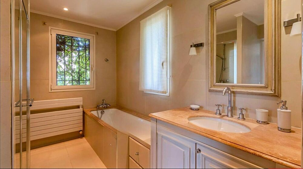à vendre  Villa Antibes (06600)