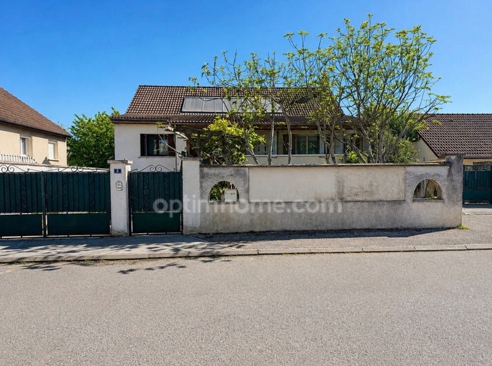 Maison 8 pièces 173 m² · à Chevigny Saint Sauveur · 173 m² · 327 600 €