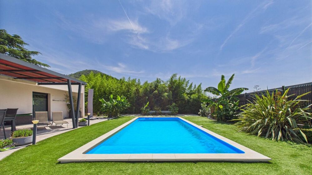 � vendre  Maison Saint-Georges-les-Bains (07800)