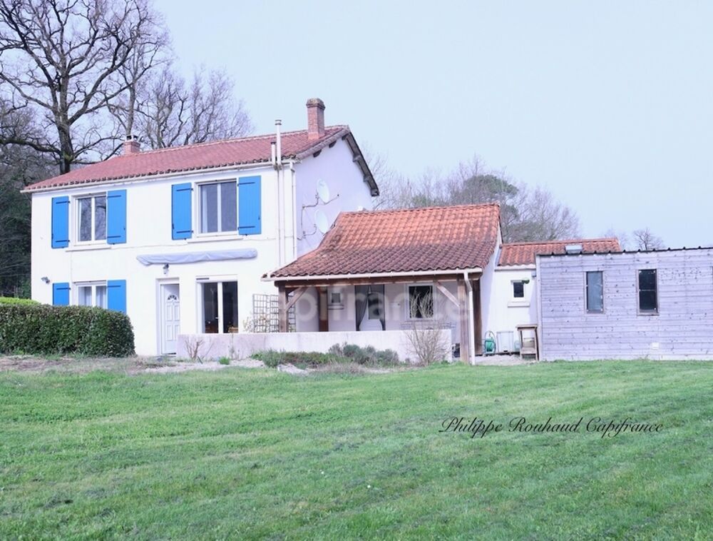 Maison à vendre 7 pièces PUY DE SERRE (85)