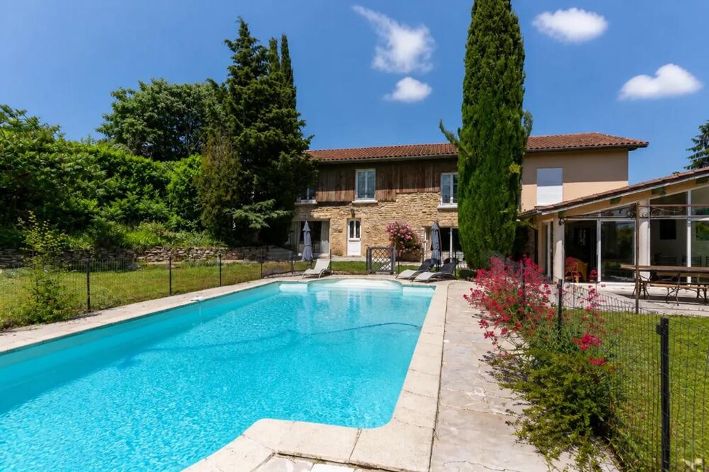 à vendre  Propriété/château Frontonas (38290)