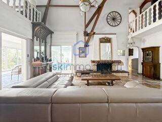  Maison à vendre 10 pièces 284 m²