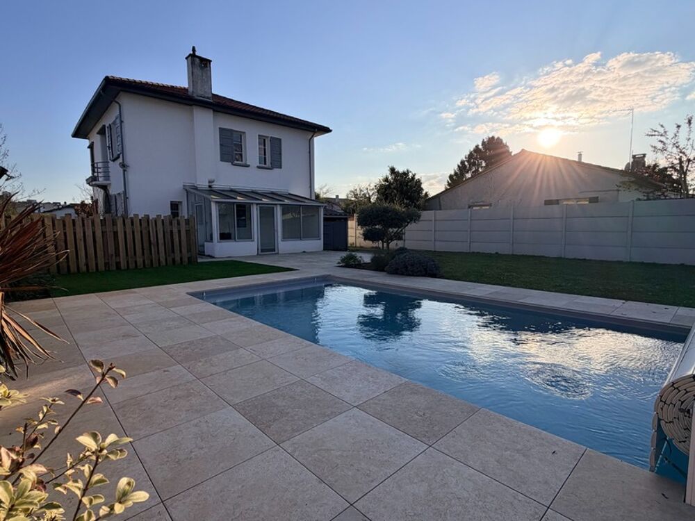 Maison Art Déco (DPE C) avec piscine chauffée dans quartier prisé de MONT DE MARSAN (40)