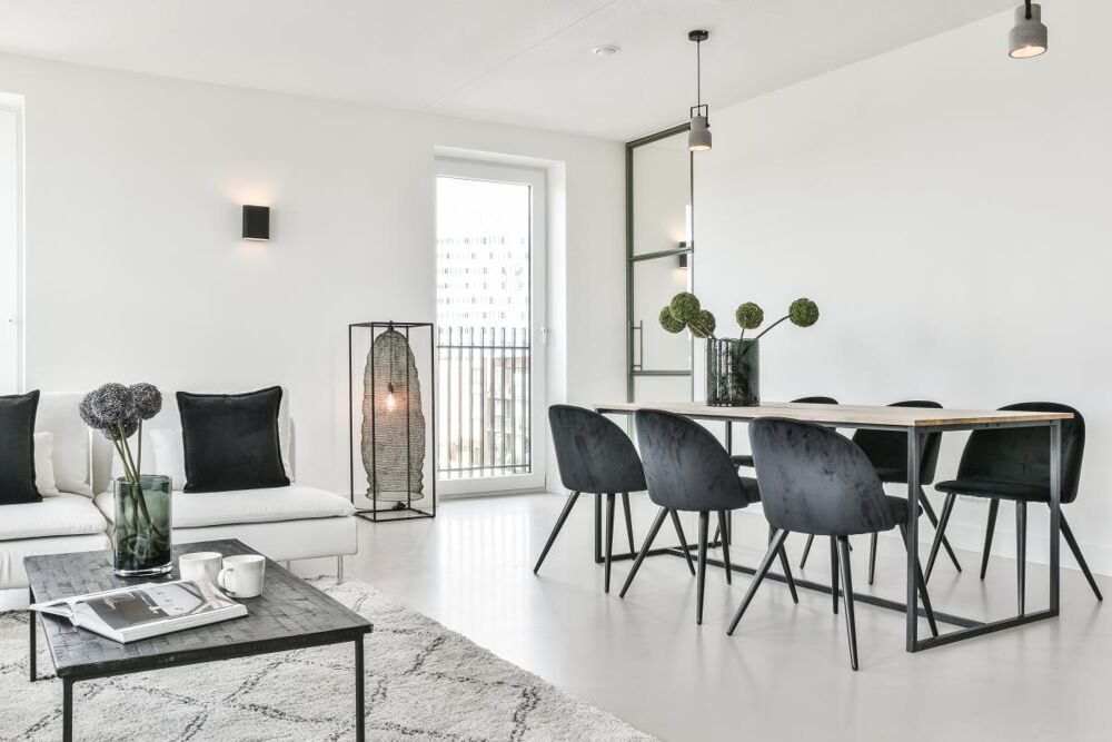 **5 PIECES + Rooftop + Terrasse + Balcons + Parking inclus + Proche Métro Mairie des Lilas Ligne 11**