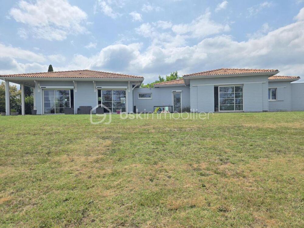 MAISON 170 m² -5 CHAMBRES- JARDIN 4378 m²- DOUBLE CARPORT-ABRI - SPA