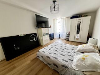  Immeuble � vendre 10 pi�ces 220 m�