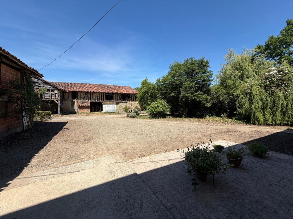 PLAISANCE (32); AUTHENTIQUE MAISON GASCONNE 300M2 dans son jus, un peu cachée, 1HA grandes dependances